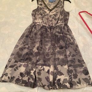 Simply Vera Vera Wang Leaf Print Dress in Gray and Black